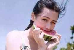 张嘴吃瓜头像女生,张嘴吃瓜女生的独特魅力