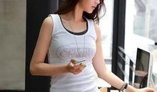 吊带背心吃瓜,吃瓜乐趣无限