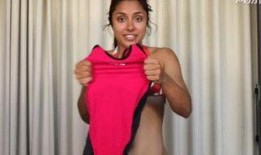 吃瓜爬山穿泳衣,吃瓜、爬山、穿泳衣的欢乐之旅