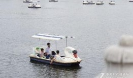 划船吃瓜景点,夏日休闲新体验