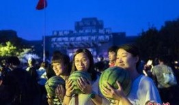 吃瓜群众图片瓜田