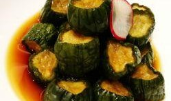 海南吃瓜放盐好吃吗,吃瓜放盐，别有风味