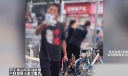 男子路边吃瓜视频,男子路边大快朵颐，瓜果飘香引路人侧目