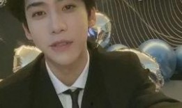 丁泽仁直播吃瓜,趣味横生瞬间引爆网友热议