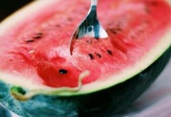 挖着吃的瓜,揭秘夏日消暑美食的奇妙之旅