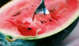 挖着吃的瓜,揭秘夏日消暑美食的奇妙之旅