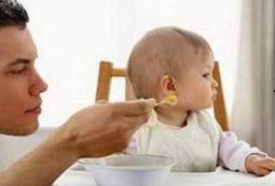 卖娃还不忘吃瓜,揭秘网络红人的双面人生