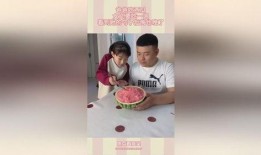 给女儿吃瓜,女儿的快乐瓜时光