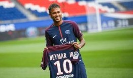 内马尔挖矿吃瓜,从足球明星到矿工，吃瓜群众见证传奇蜕变