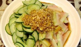 家里的瓜敞开吃,家中瓜果盛宴，敞开肚皮尽情品尝