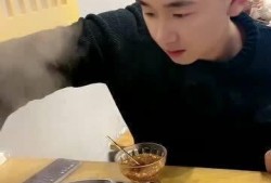 弟弟背着我这样吃瓜,揭秘弟弟的神秘瓜界