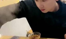 弟弟背着我这样吃瓜,揭秘弟弟的神秘瓜界