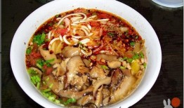 桂林米粉吃瓜,一勺入魂，揭秘网红美食背后的吃瓜故事