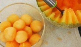 吃虾尾后能吃哈密瓜吗,哈密瓜的甜蜜邂逅