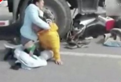 校园跳舞吃瓜事故视频,一场意外引发的校园风波